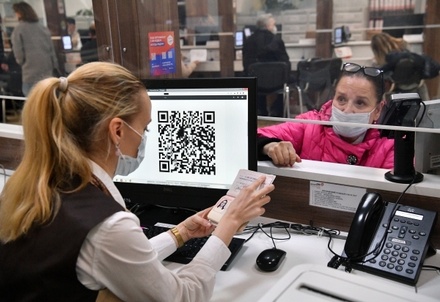 Комитет ГД по здравоохранению одобрил законопроект о QR-кодах в общественных местах