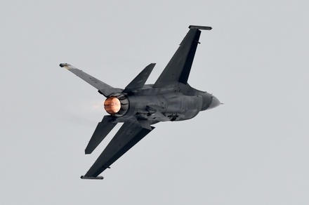 Бельгийский истребитель F-16 разбился во Франции
