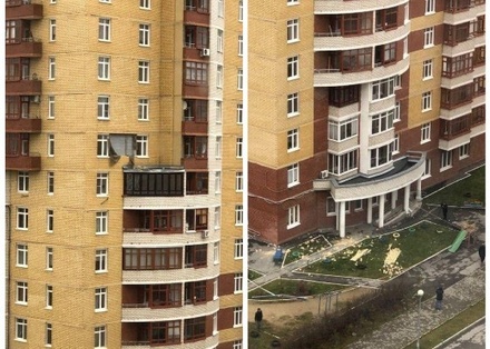 В Екатеринбурге от жилого 12-этажного дома отвалился кусок стены