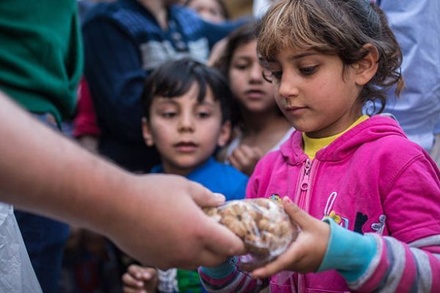 Российские военные доставили сирийским детям новогодние подарки