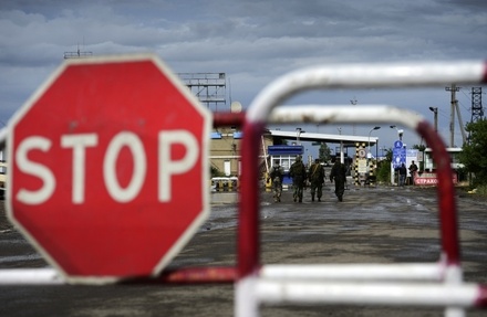 На границе с Украиной временно закрыли 3 пункта пропуска
