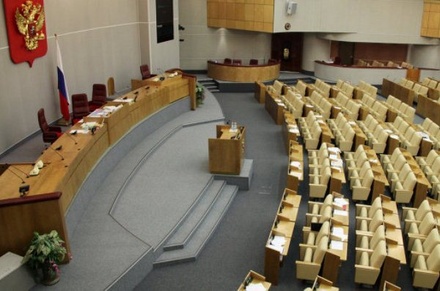 В Госдуме хотят ограничить поздравления с 8 марта из-за угрозы обвинения в харассменте 