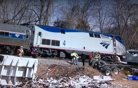 В США поезд с конгрессменами попал в аварию
