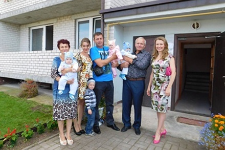 Жена губернатора Калининградской области подарила свою квартиру многодетной семье