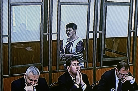 Надежда Савченко пригрозила голодовкой в случае отвода её защиты