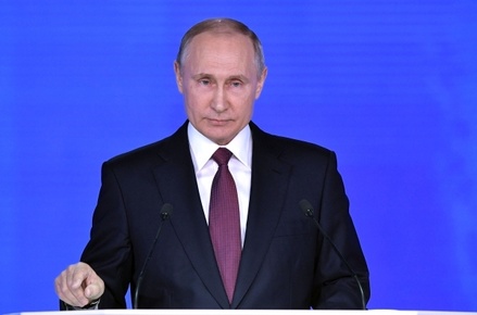 Путин потребовал от ФСБ защитить Россию от киберугроз