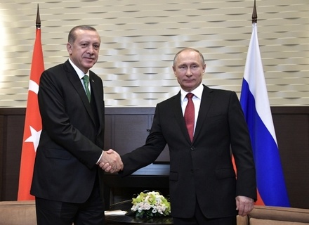 Владимир Путин пошутил над турецкой делегацией
