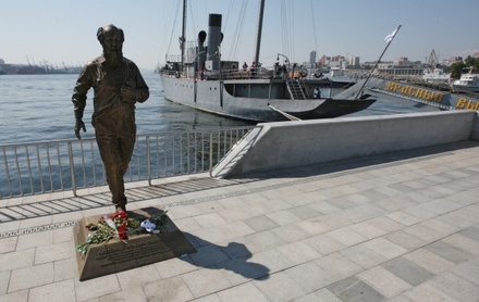 Осквернивший памятник Солженицыну во Владивостоке будет добиваться его демонтажа  