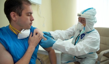 Роспотребнадзор: «Вектор» получил разрешение на испытания вакцины от COVID-19 на людях