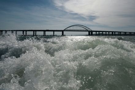 Минтранс РФ пообещал досрочно открыть железнодорожную часть Крымского моста