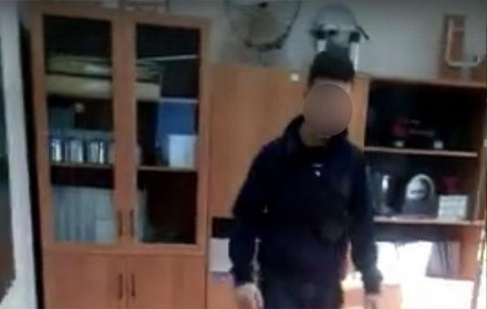 Ученик московской школы разбил голову учительнице на уроке