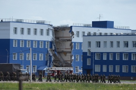 В Омской области сегодня траур по погибшим при обрушении казармы ВДВ