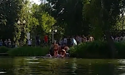 Сотрудники Парка Горького пытались запретить утонувшему десантнику купаться в пруду