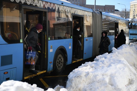 Москвичам рекомендовали пересесть на общественный транспорт из-за непогоды