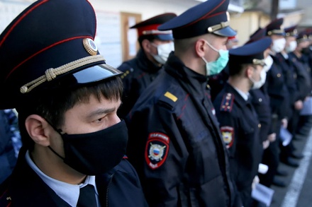 Сотрудников московской полиции начнут проверять на коронавирус