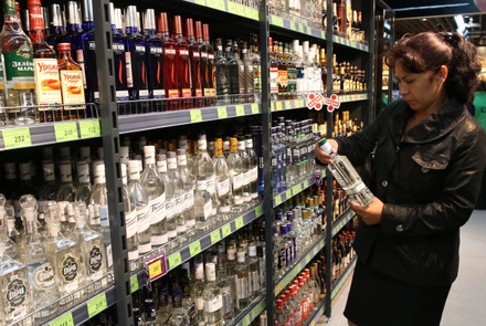 В Минпромторге отвергли идею Минздрава запретить продажу алкоголя по выходным