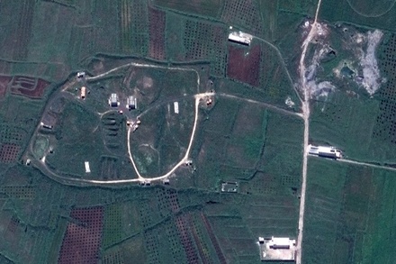 В интернете появились спутниковые снимки разбомблённых объектов в Сирии