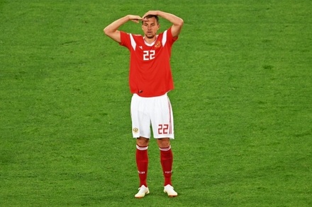Дзюба после третьего гола в ворота Египта отдал честь Черчесову