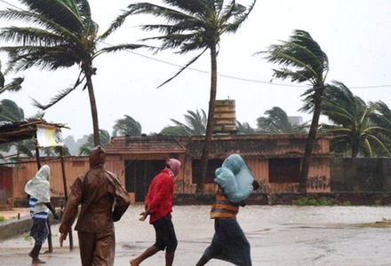 В Индии эвакуировано более 800 тысяч человек из-за приближения сильного циклона