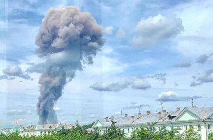 Два человека пострадали при взрыве на заводе в Дзержинске