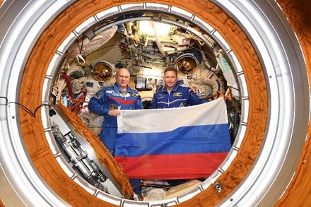 Космонавтам на МКС поручили собрать улики по делу о дыре на корабле «Союз»