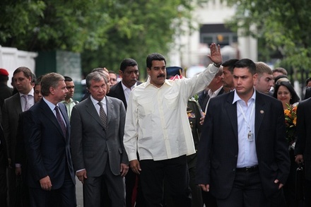СМИ узнали о критике Игорем Сечиным Николаса Мадуро из-за задержки поставок нефти