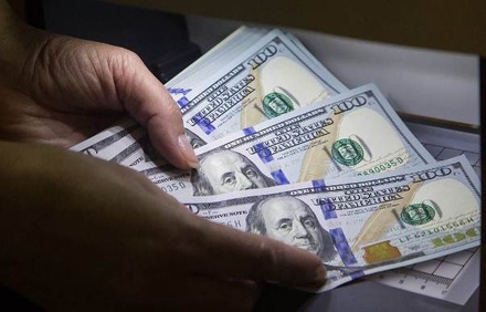 Иностранные аналитики предсказали обвал доллара 