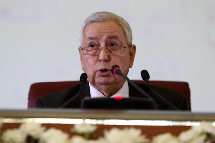 Выборы президента Алжира назначены на 4 июля