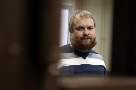 Националисту Дмитрию Дёмушкину присудили 2,5 года колонии за экстремизм