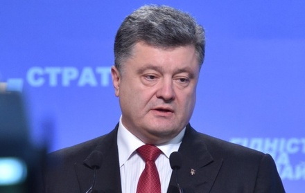 Порошенко не намерен посещать Донбасс до местных  выборов