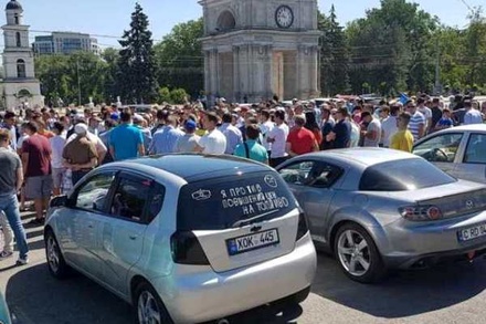 В Кишинёве проходит очередная акция протеста из-за подорожания бензина