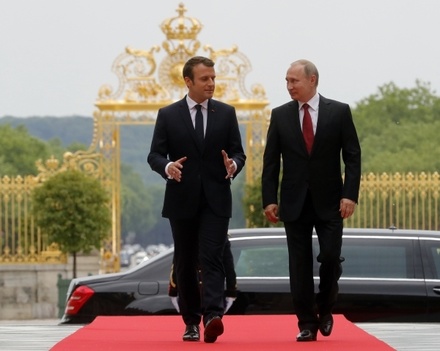Макрон выразил желание «исторического и стратегического диалога» с Путиным