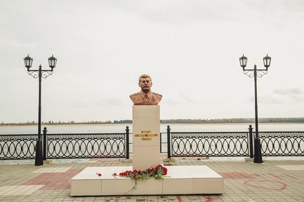 Снесённый памятник Сталину в Сургуте активисты планируют установить вновь