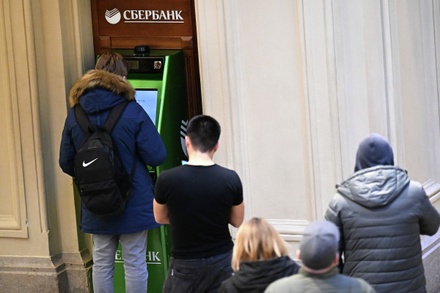 Россиян предупредили о новых схемах обмана из-за санкций против банков