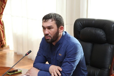 Правозащитники обвинили главу парламента Чечни в издевательствах над геями