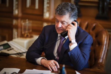 Пётр Порошенко поговорил по телефону с Надеждой Савченко