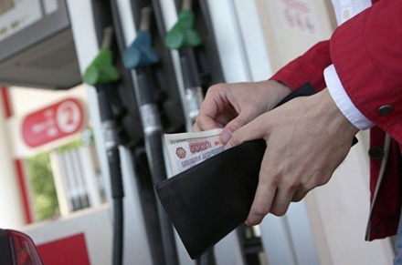 В Госдуме призвали ФАС разобраться с ростом цен на бензин