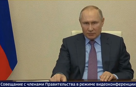 Путин сообщил о производстве вакцины от коронавируса в России с опережением графика