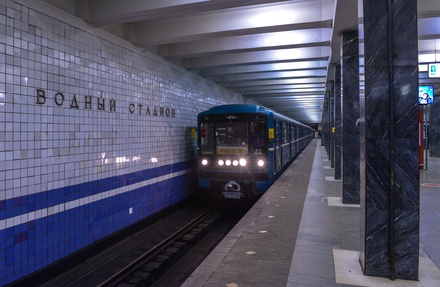На зелёной ветке московского метро произошло задымление в тоннеле