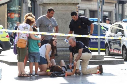 В больницах Барселоны заявили о нехватке крови для пострадавших при теракте