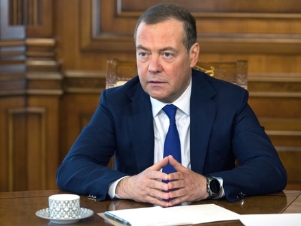 Дмитрий Медведев назвал высокой цену электрического «Москвича»