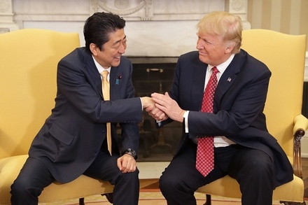 Трамп заявил о стопроцентной поддержке Японии после запуска ракеты КНДР