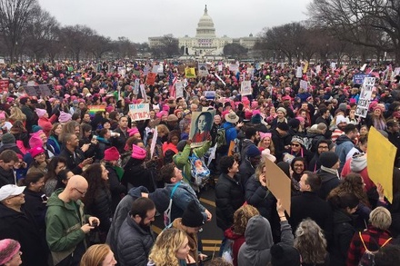 Сотни тысяч женщин по всему миру вышли на акции  против Дональда Трампа