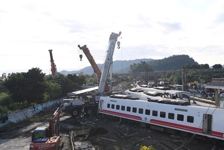 Машинист потерпевшего крушение на Тайване поезда признал свою вину