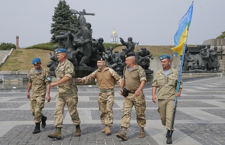 В «Союзе десантников России» одобрили отказ украинских ВДВ от голубых беретов