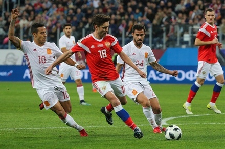 Сборная России по футболу сыграла вничью с Испанией в товарищеском матче