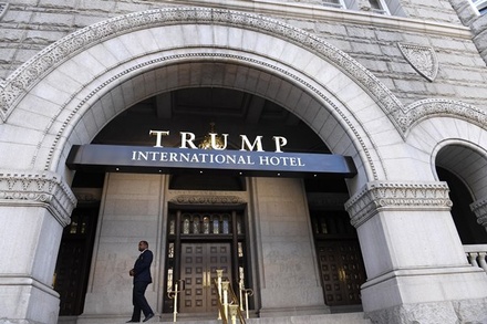 Мужчина попытался поджечь себя у отеля Дональда Трампа в Вашингтоне