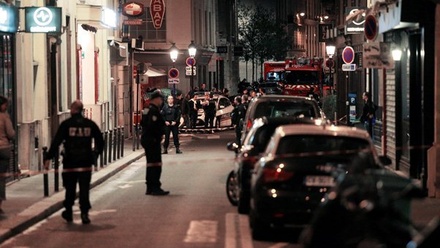 Напавший на прохожих в Париже не числился в списках террористов