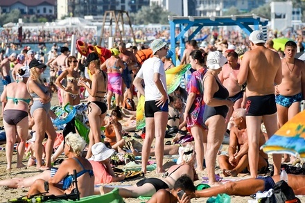 Опрос: на летний отпуск россияне готовы потратить в среднем 63 тысячи рублей