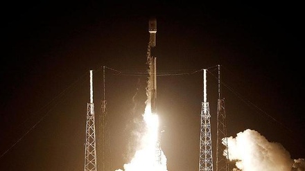 SpaceX запустила ракету с лунным аппаратом
